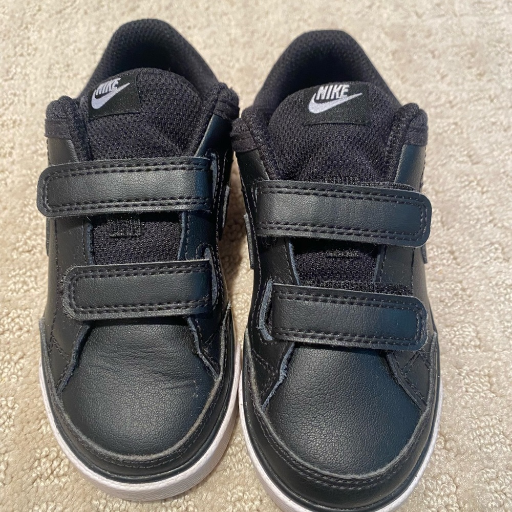 Nike Size 9 Toddler Shoe